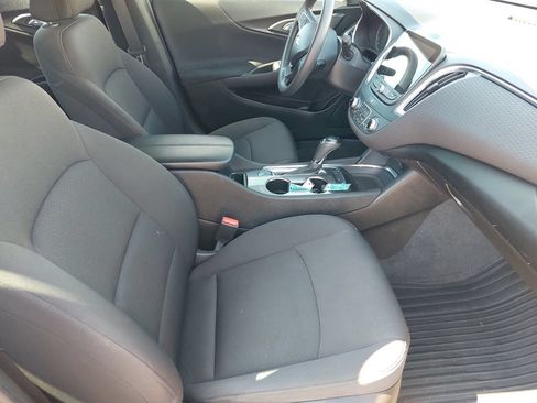 Used 2019 Chevrolet Malibu LT w/ Driver Confidence Package FWD image 10