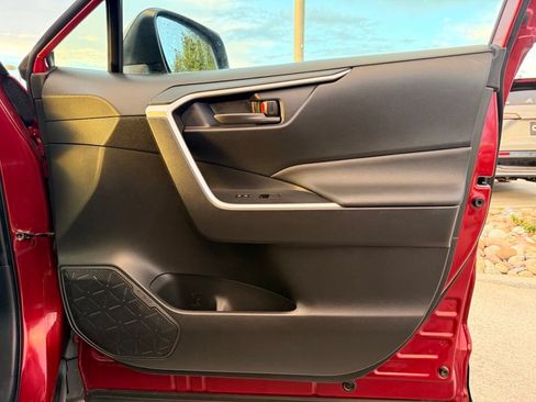 Used 2019 Toyota RAV4 LE w/ All Weather Liner Package AWD/4WD image 30