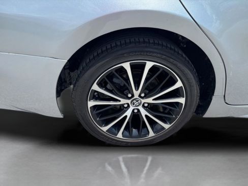 Used 2019 Toyota Camry SE FWD image 35
