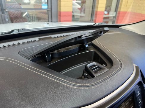 Used 2016 Jeep Cherokee Sport image 34