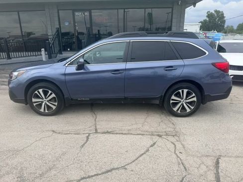 Used 2018 Subaru Outback 2.5i Limited AWD/4WD image 3