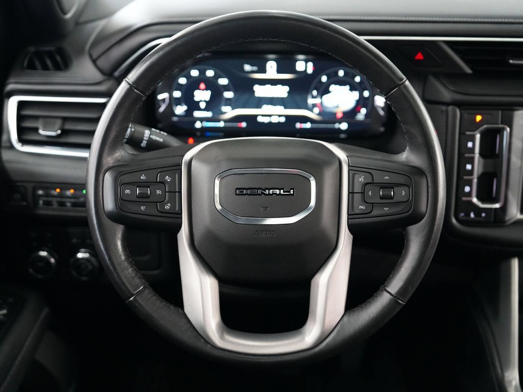 Used 2022 GMC Yukon XL Denali AWD/4WD image 26