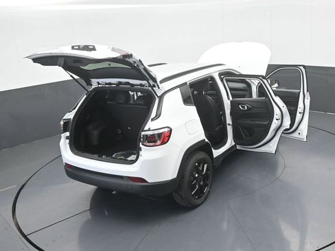 New 2026 Jeep Compass Latitude image 60