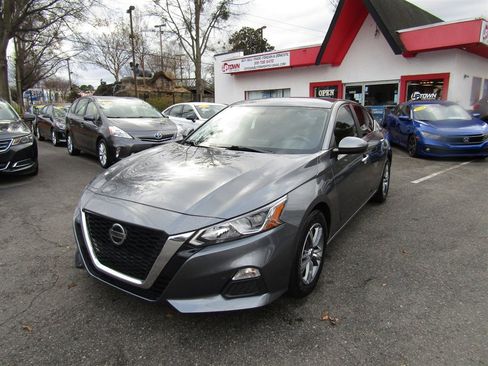 Used 2019 Nissan Altima 2.5 S image 1