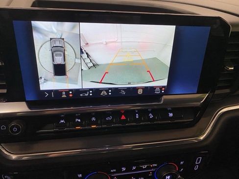 Used 2024 Chevrolet Silverado 1500 High Country w/ Technology Package image 10