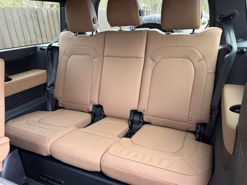New 2026 Land Rover Defender 130 X-Dynamic SE AWD/4WD image 35