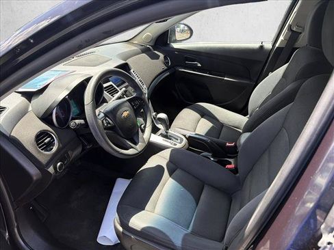 Used 2016 Chevrolet Cruze LT FWD image 10