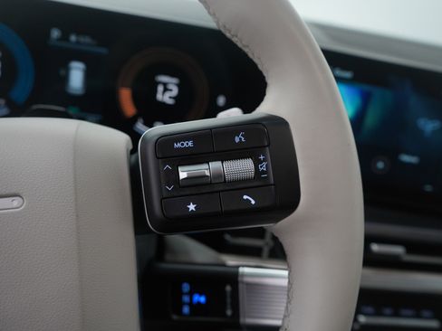 Used 2025 Hyundai Santa Fe SEL image 30