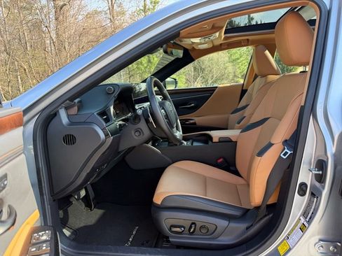 Certified 2025 Lexus ES 350 w/ Premium Package image 24