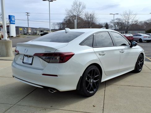 Certified 2025 Honda Civic Sport image 12