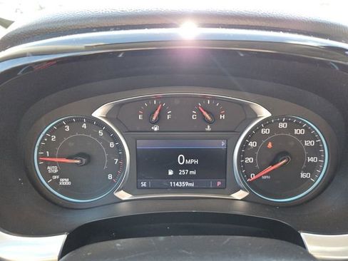 Used 2020 Chevrolet Traverse LT image 23