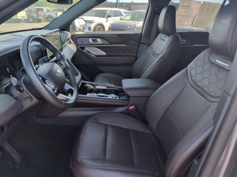 Certified 2025 Ford Explorer Platinum w/ Ultimate Package AWD/4WD image 4