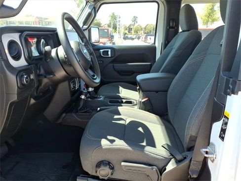 Used 2025 Jeep Wrangler Sport image 16