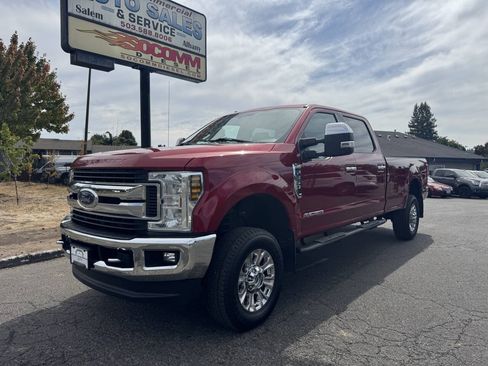Used 2019 Ford F350 XLT w/ XLT Premium Package AWD/4WD image 15