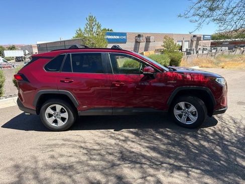 Used 2019 Toyota RAV4 XLE w/ Convenience Package AWD/4WD image 4