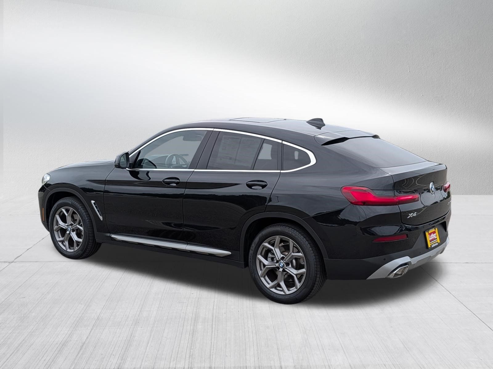 Used 2024 BMW X4 xDrive30i w/ Premium Package AWD/4WD image 5