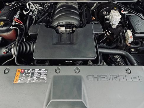 Used 2020 Chevrolet Suburban LT image 28