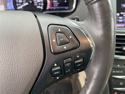 Used 2013 Lincoln MKT AWD image 33