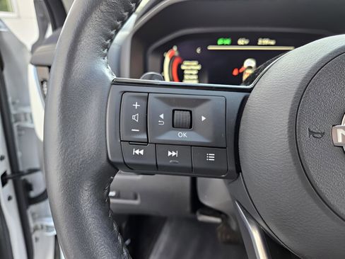 Used 2024 Nissan Rogue SL w/ SL Premium Package image 28