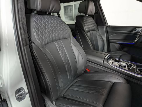 Certified 2025 BMW X7 M60i image 34