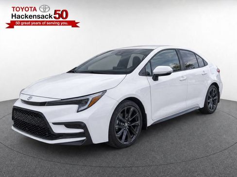 Used 2024 Toyota Corolla SE FWD image 2