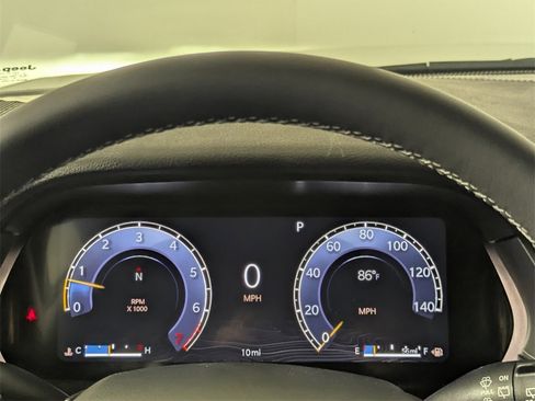 New 2025 Jeep Grand Cherokee Altitude image 19