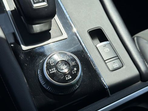 Used 2024 Mitsubishi Outlander Ralliart AWD/4WD image 28