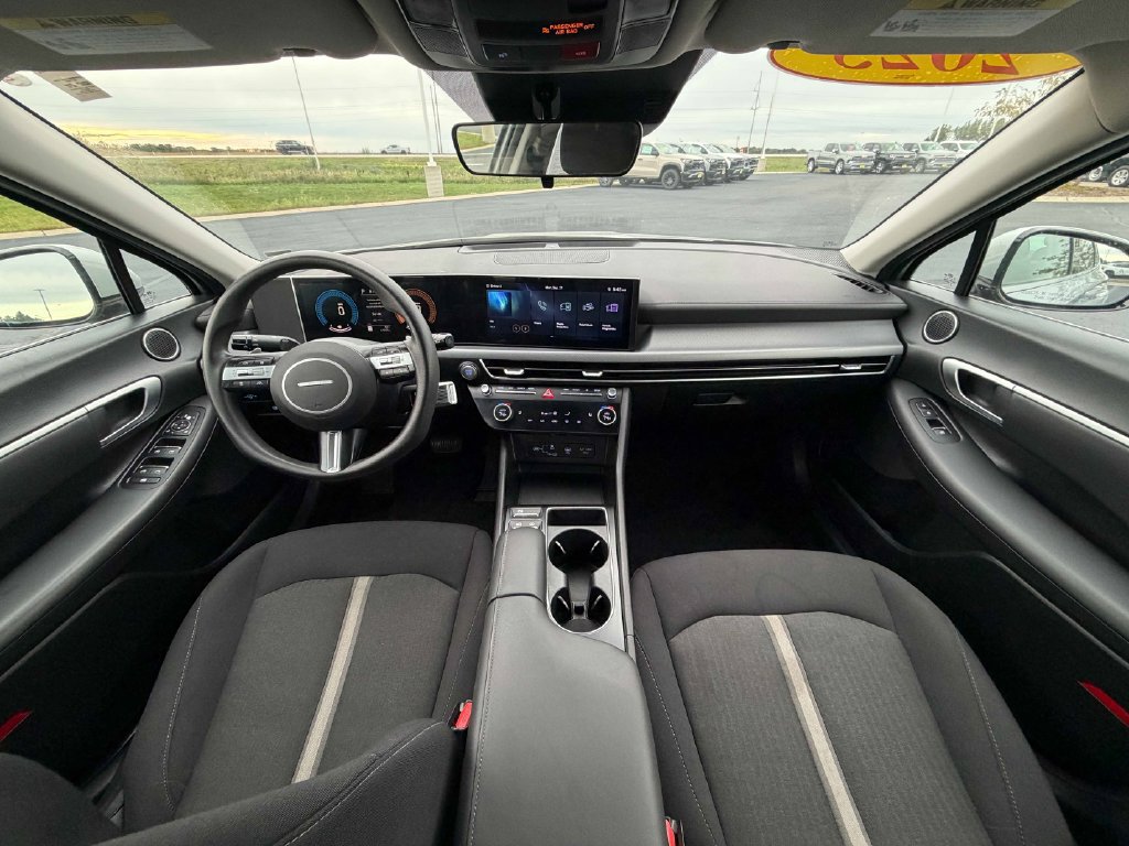 Used 2025 Hyundai Sonata SEL FWD image 29