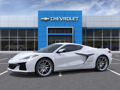 New 2027 Chevrolet Corvette Grand Sport RWD image 2