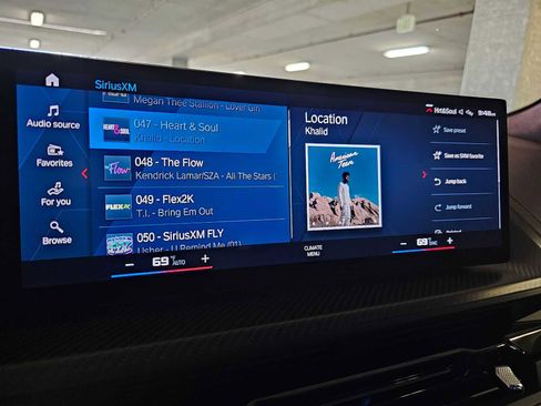 Used 2023 BMW XM AWD/4WD image 15