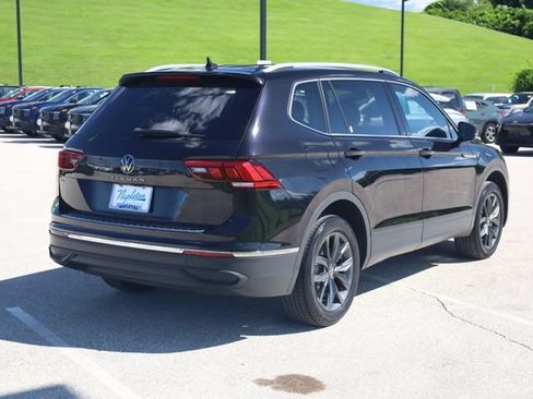 Used 2023 Volkswagen Tiguan SE FWD image 4