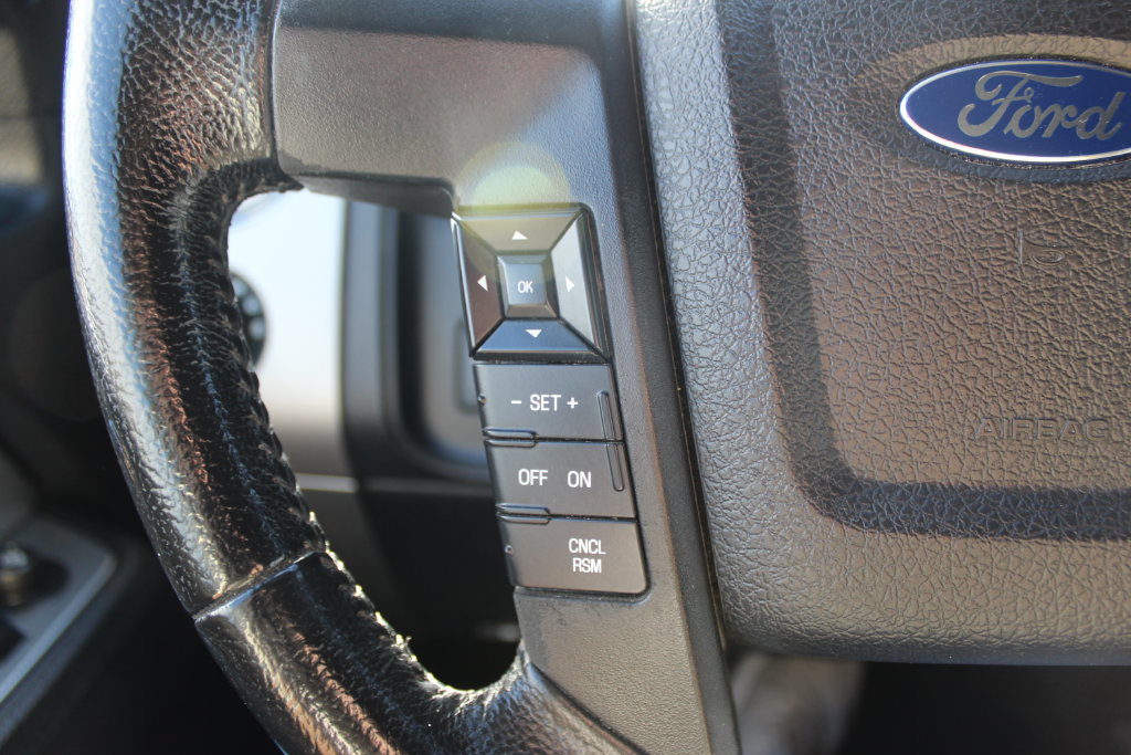 Used 2017 Ford Expedition XLT w/ Equipment Group 201A AWD/4WD image 26