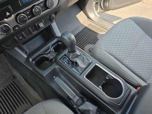 Certified 2022 Toyota Tacoma SR AWD/4WD image 29