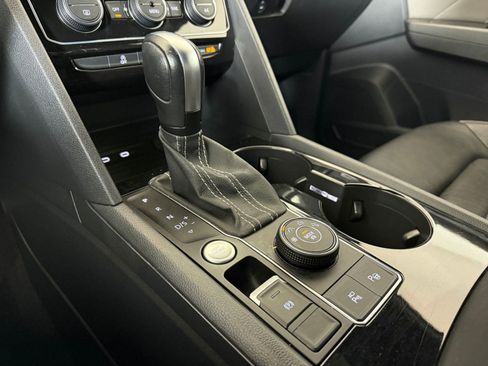 Used 2023 Volkswagen Atlas Cross Sport SEL Premium R-Line image 18