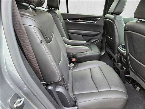 Used 2021 Cadillac XT6 Premium Luxury image 18