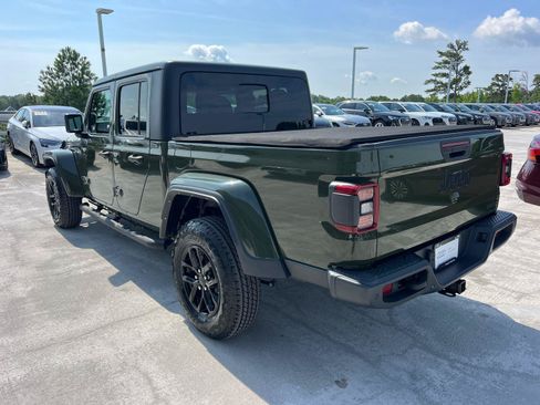 Used 2021 Jeep Gladiator Sport AWD/4WD image 7