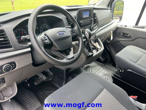 Used 2025 Ford Transit 250 Low Roof w/ Exterior Upgrade Package RWD image 5
