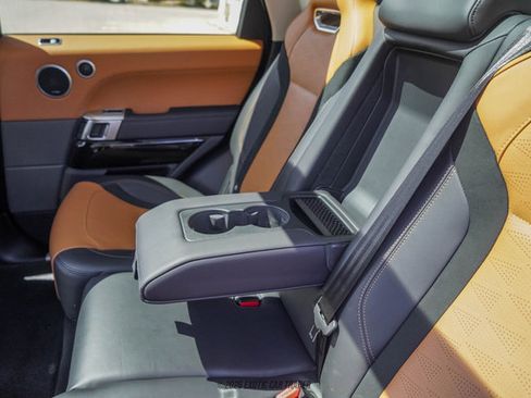 Used 2022 Land Rover Range Rover Sport SVR image 45