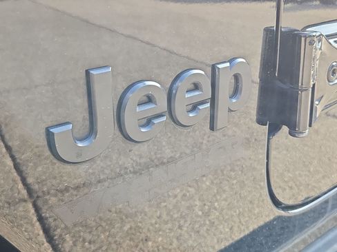 Used 2021 Jeep Wrangler Unlimited Sport AWD/4WD image 12