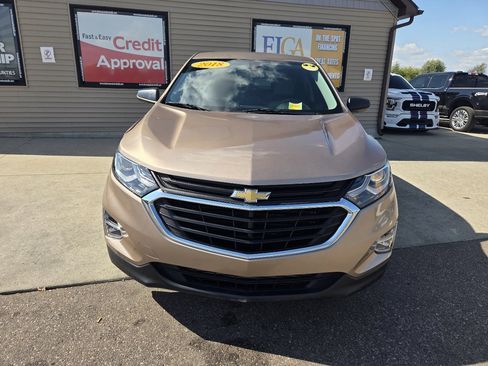 Used 2018 Chevrolet Equinox LS image 2