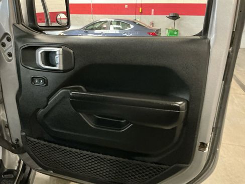 Used 2020 Jeep Wrangler Unlimited Sport S AWD/4WD image 16