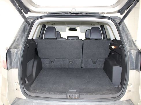 Used 2018 Ford Escape Titanium w/ Ford Safe & Smart Package FWD image 19