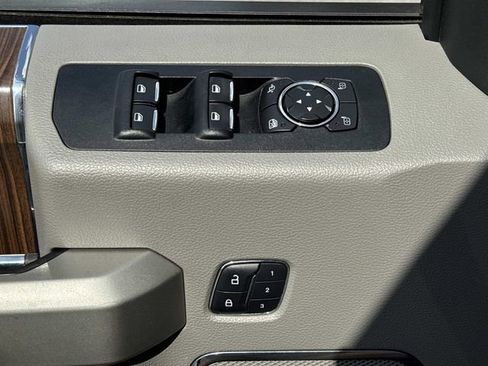 Used 2015 Ford F150 Lariat w/ Equipment Group 501A Mid image 19