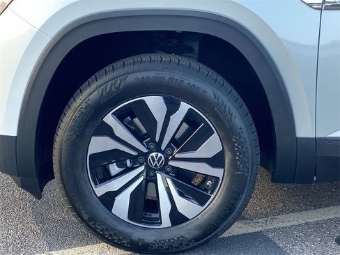 New 2026 Volkswagen Atlas Cross Sport SE image 7