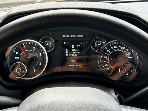Used 2024 RAM 3500 Tradesman w/ Chrome Appearance Group AWD/4WD image 34