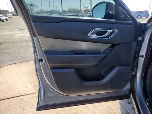 Used 2018 Land Rover Range Rover Velar S image 27