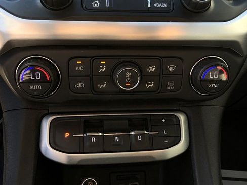 Certified 2021 GMC Acadia SLT image 27