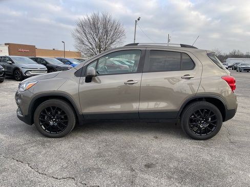 Used 2022 Chevrolet Trax LT w/ Sport Edition image 8