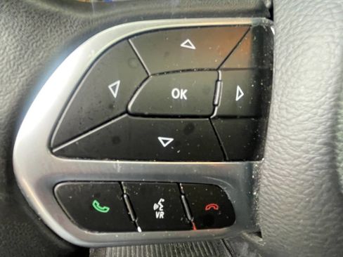 Used 2019 Chrysler 300 Limited image 18