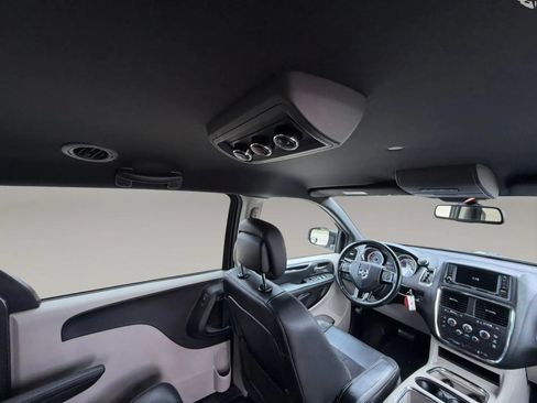 Used 2020 Dodge Grand Caravan SXT FWD image 27